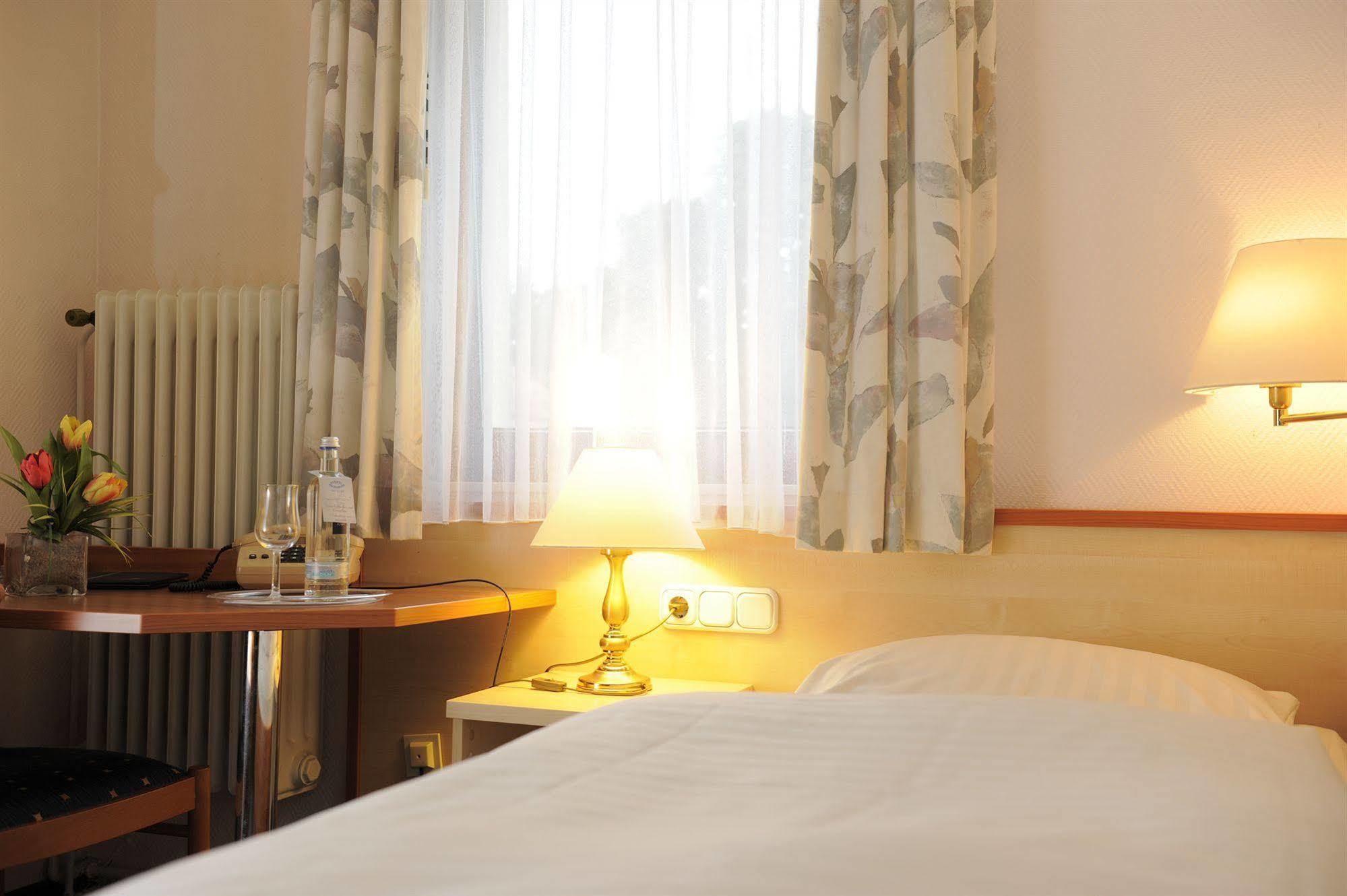 Hotel Heldt Brémai repülőtér Kültér fotó